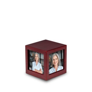 Houten urn - MDF urn met foto's wijnrood